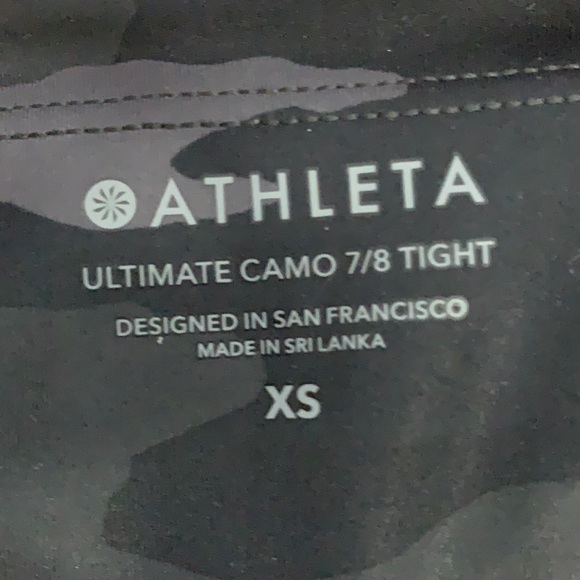 Athleta Ultimate Camo 7/8 Tight. Size XS. - Picture 8 of 9